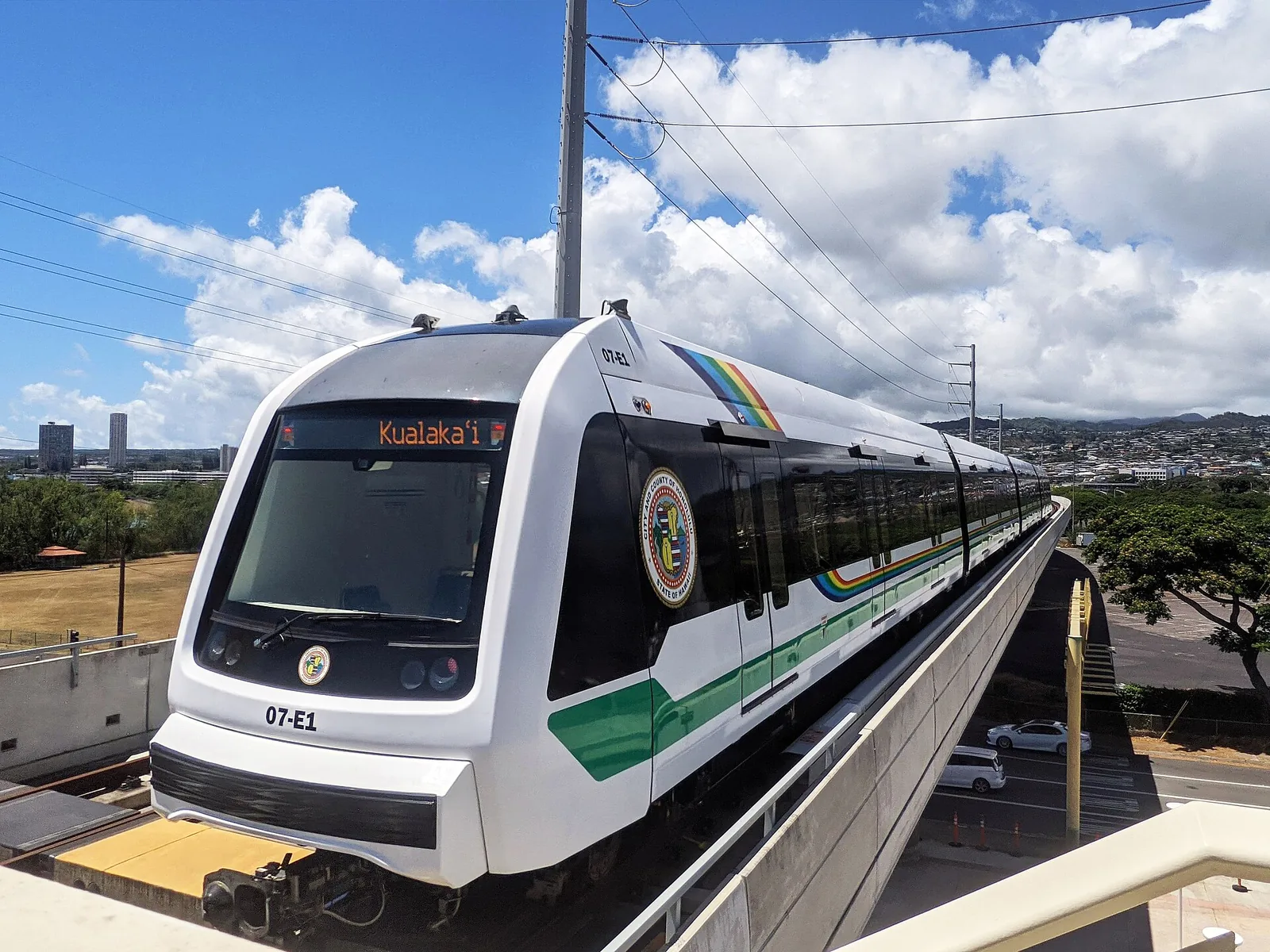 Getting Around Oahu: Skyline, TheBus, HOLO Card, Car Hire and Airport Transfers